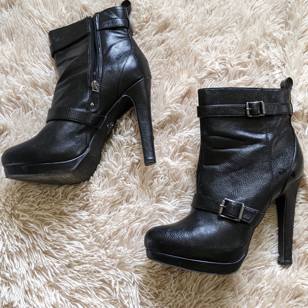 Ankle high heels boots